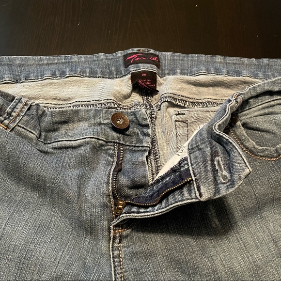 Light Blue Denim Rolled Bottom Torrid Shorts with Buttons on Back Pockets, 26 - Picture 3 of 7